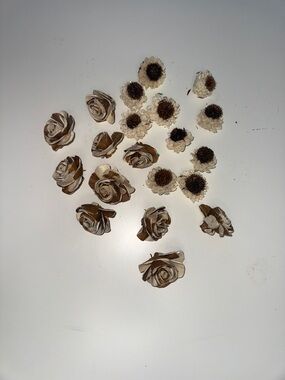 Sola Wood Flowers - Dried Wood Rose and Petite Bloom Mix - Neutral Tones